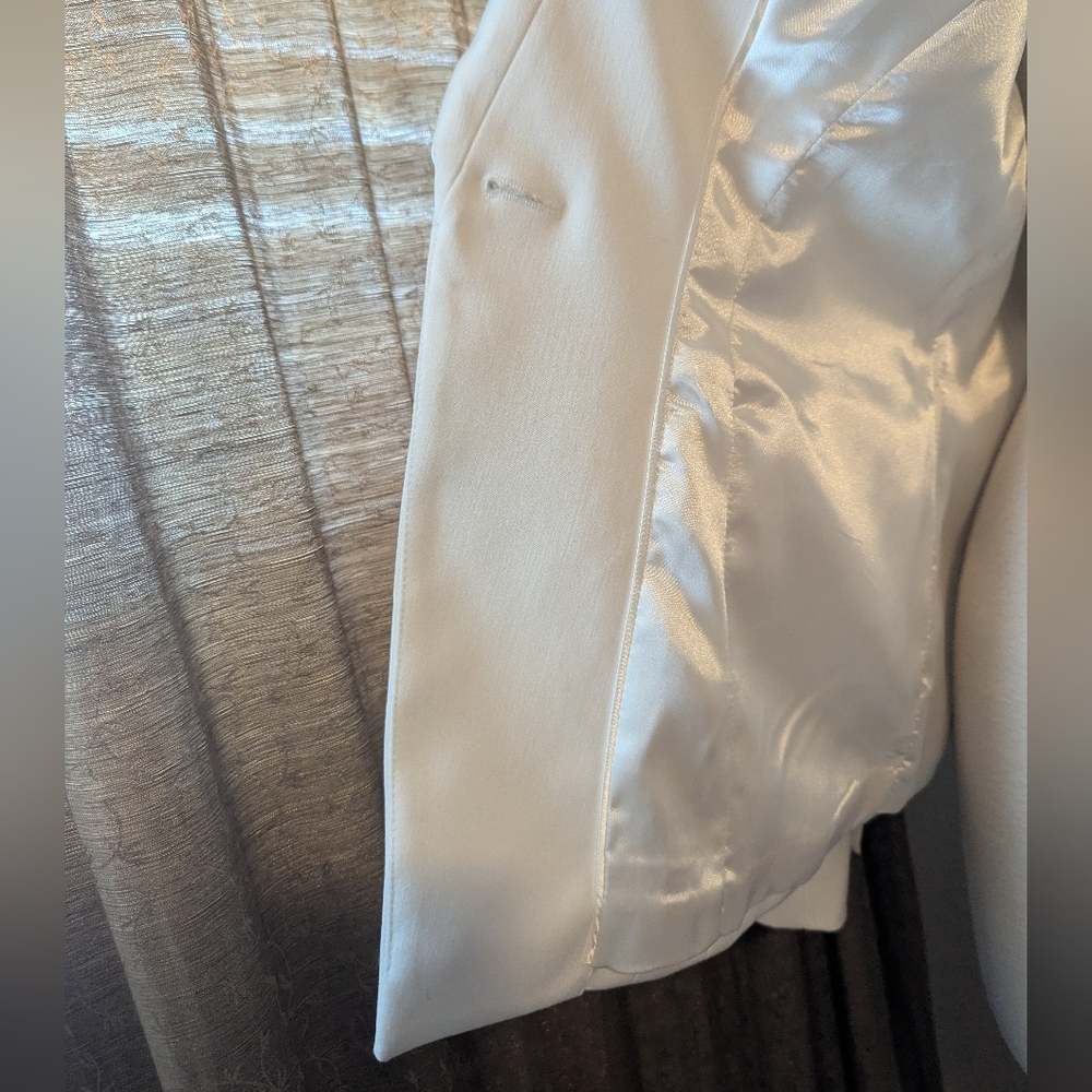 White House Black Market Classic White Blazer, Size 8 - Picture 7 of 8